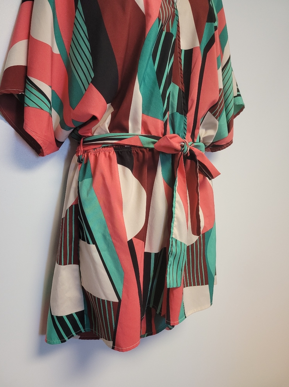 CupsheWomen's Abstract Geo Dolmanin Sleeve Belted Romper Shorts M - Picture 6 of 11